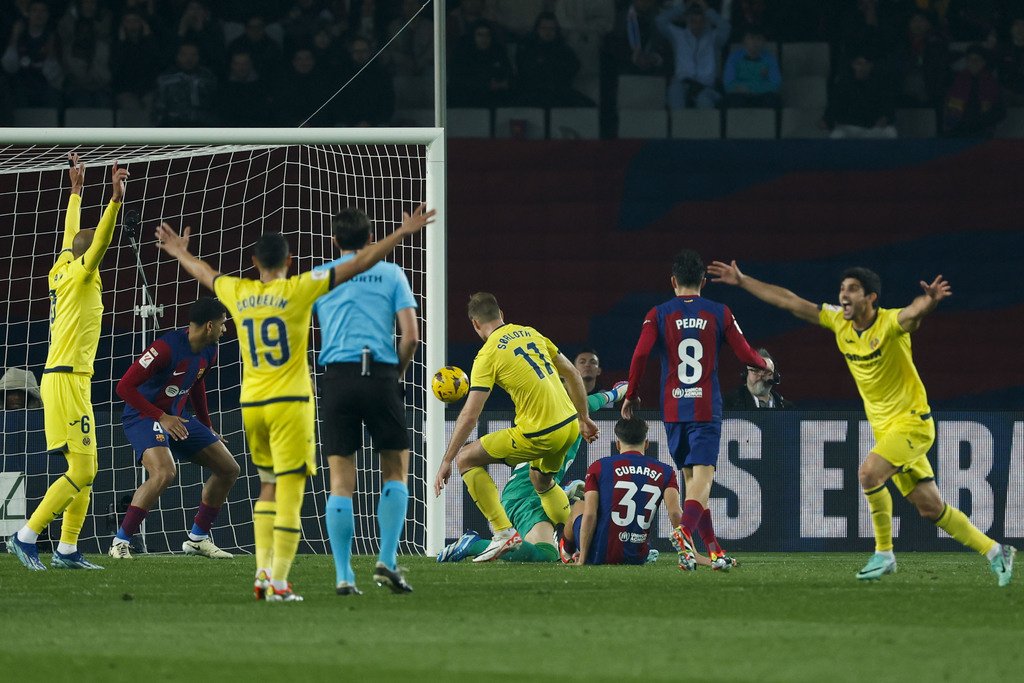 «Барселона» уступила «Вильярреалу», каталонцы отыгрались с 0:2, но пропустили три гола в концовке матча