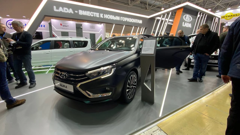 Черная матовая Lada Aura на COMTRANS