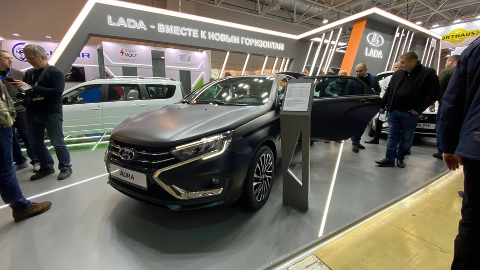 Черная матовая Lada Aura на COMTRANS