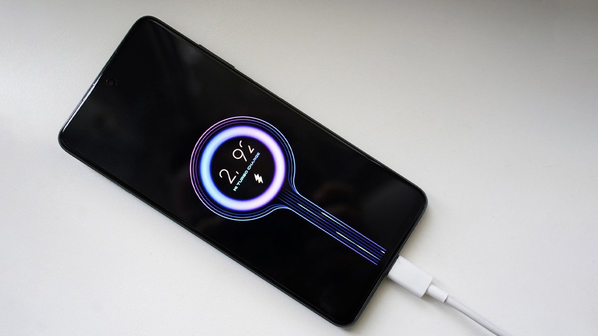 Как зарядить телефон без проводов? Беспроводная зарядка на примере Galaxy S5