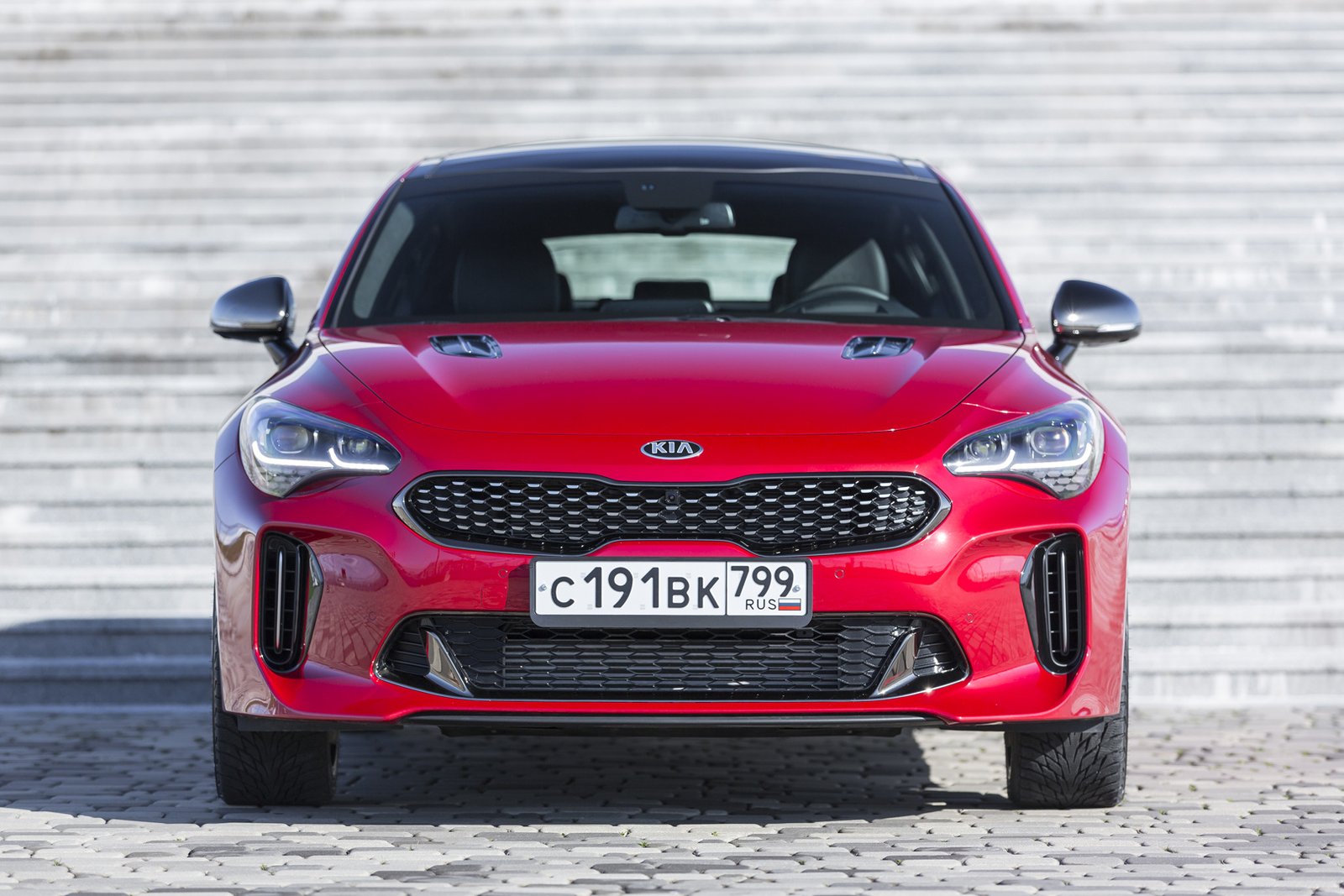 Kia Stinger: корейцы рвутся в премиум!