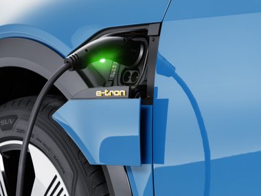 slide image for gallery: 23752 | Электрический кроссовер Audi e-tron