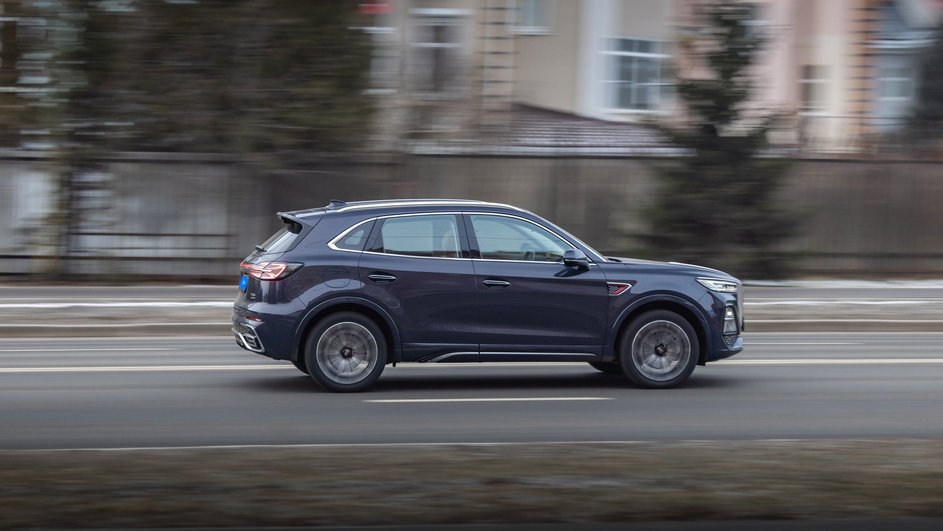 Тест-драйв Hongqi HS5 Тест-драйв Hongqi HS5