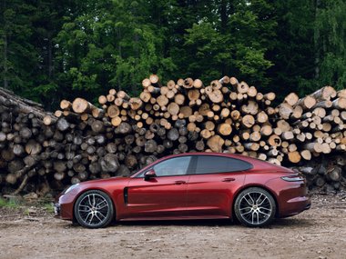 slide image for gallery: 28347 | Panamera
