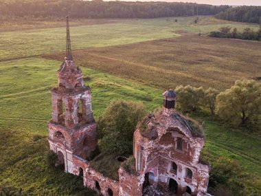Церковь Успения Пресвятой Богородицы, село Шеино, Орловская область. Год постройки – не позже 1764.