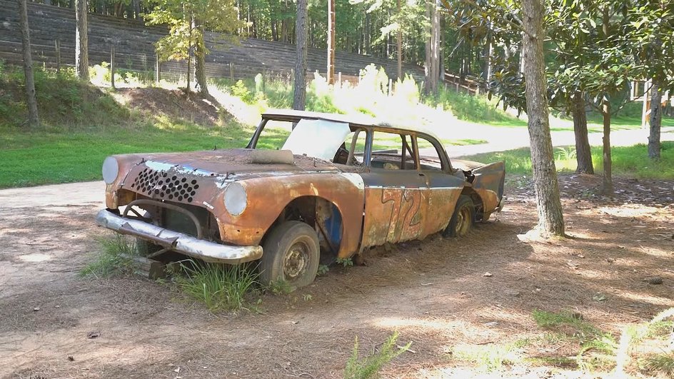 nascar-speedway-abandoned-for-55-years-is-now-a-ghost-track-hidden-in-the-woods_9.jpeg