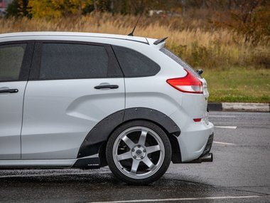 slide image for gallery: 27550 | Lada XRay 03