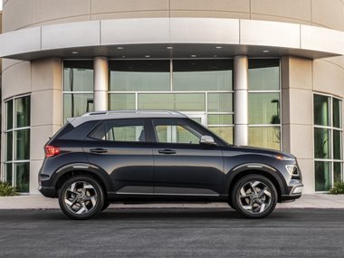 slide image for gallery: 24391 | Hyundai Venue