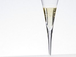 Slide image for gallery: 1354 | Изящный и лаконичный бокал для шампанского