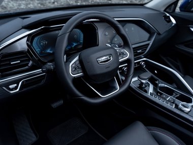 slide image for gallery: 27002 | Geely Tugella interior