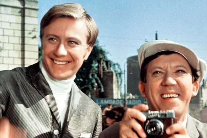 Андрей Миронов и Юрий Никулин в фильме «Бриллиантовая рука» Андрей Миронов и Юрий Никулин в фильме «Бриллиантовая рука»