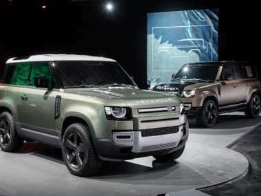 slide image for gallery: 24992 | Land Rover Defender