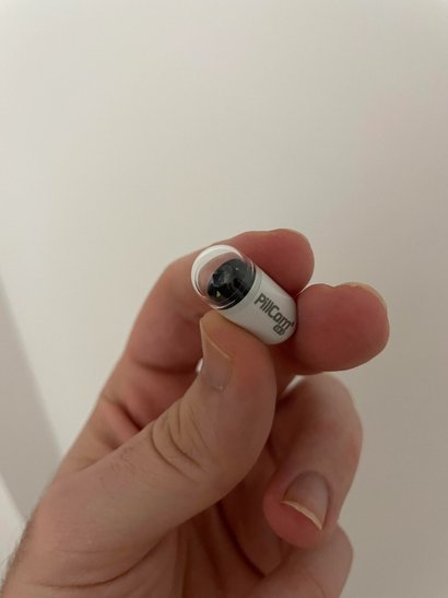 Так выглядит таблетка-пилюля с камерой внутри. Источник: Reddit