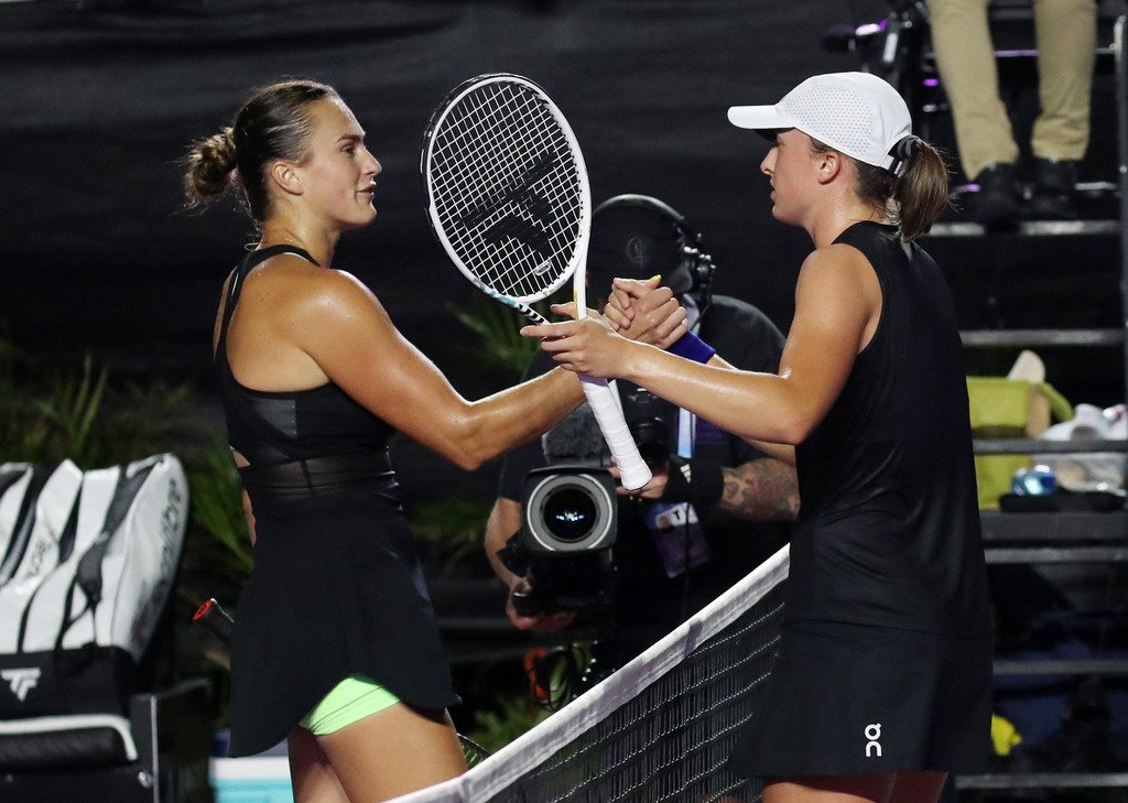 Свентек обыграла Соболенко и вышла в финал Итогового турнира WTA