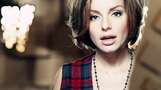 Юлия Волкова в клипе на песню «Любовь в каждом мгновении» Юлия Волкова в клипе на песню «Любовь в каждом мгновении»