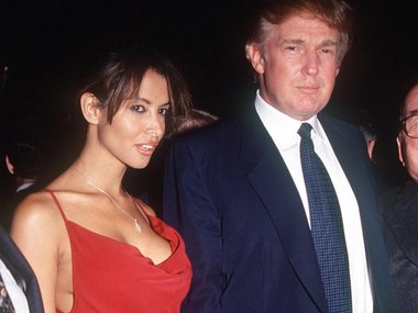 Slide image for gallery: 13192 | Дональд Трамп и модель Кара Янг. С девушкой он встречался некоторое время. 1990-е