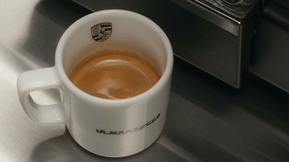 Кофемашина Porsche x La Marzocco