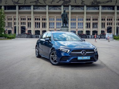 slide image for gallery: 24540 | Максимальный стиль за 2 миллиона: Kia против Mercedes
