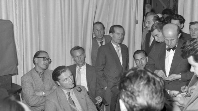 Германские учёные, репатриированные из Сухуми в феврале 1958 года. Германские учёные, репатриированные из Сухуми в феврале 1958 года.