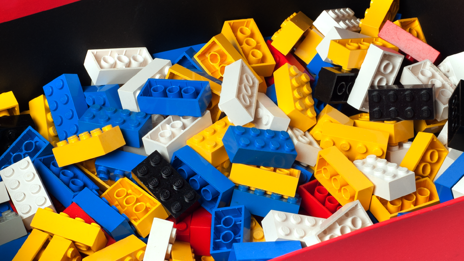 Прежде, чем выкидывать оставшиеся детали от Лего, подумайте, что можно сделать из них