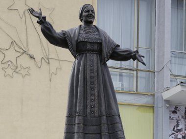 Памятник Лидии Руслановой Памятник Лидии Руслановой