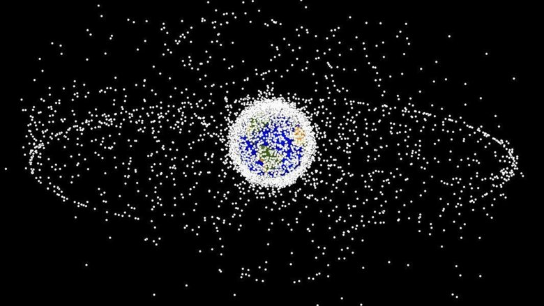 Компьютерная модель распределения космических объектов в космосе. Согласно описанию NASA, 95% из них являются мусором. Фото: commons.wikimedia.org