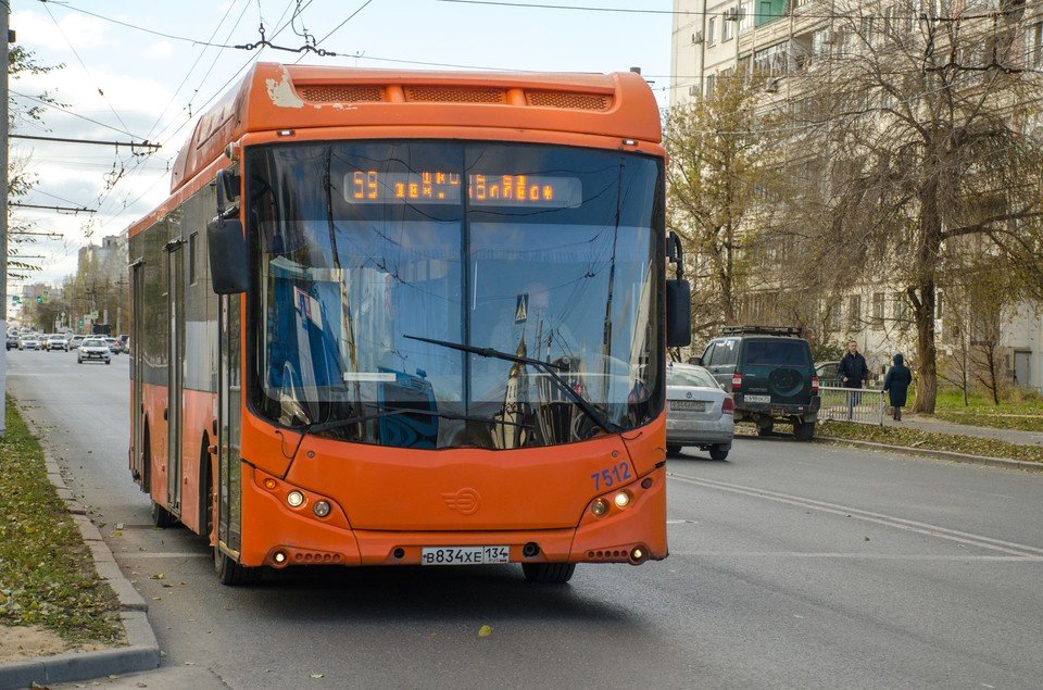 Ждем по часу: интервал движения автобуса шокировал волгоградцев