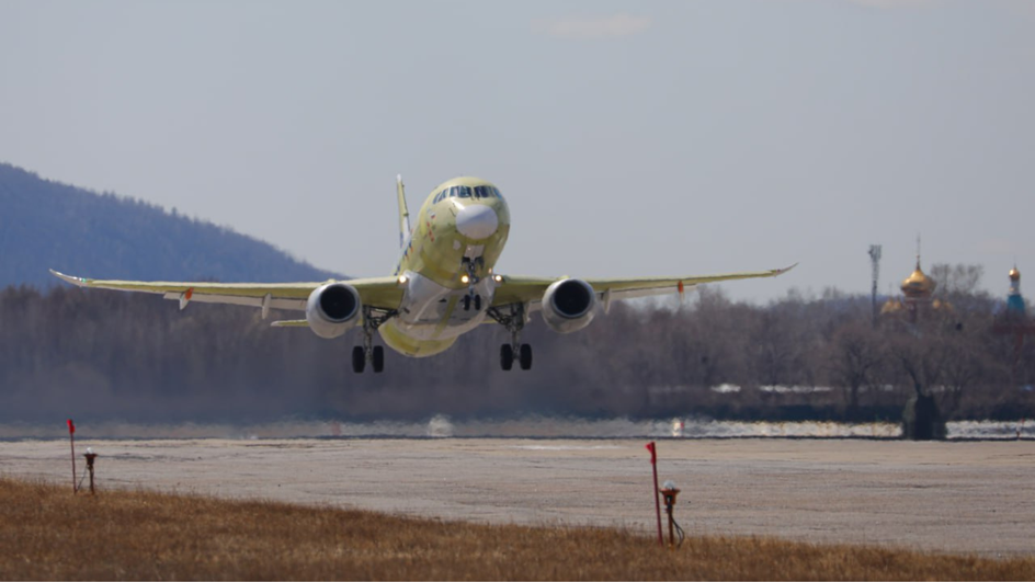 Пассажирский самолет SJ-100 Пассажирский самолет SJ-100
