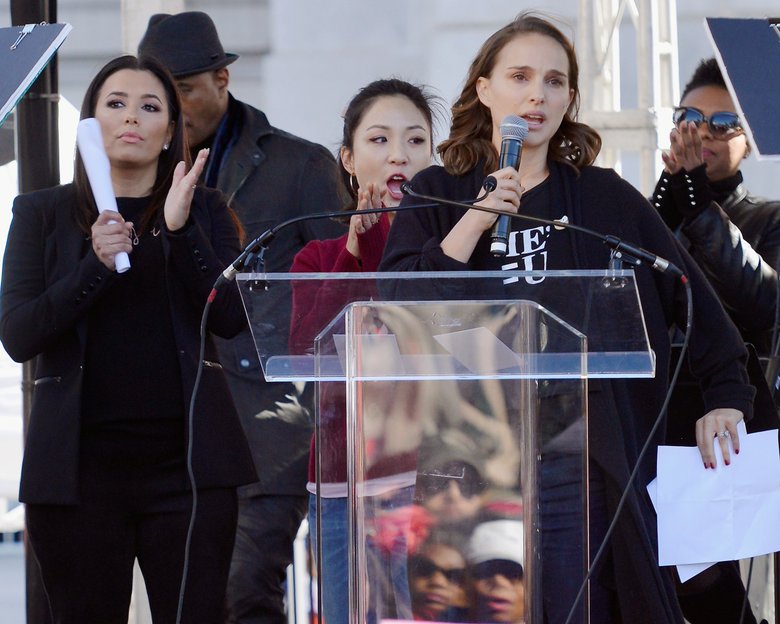 Ева Лонгория, Констанс Ву и Натали Портман на демонстрации в Лос-Анджелесе