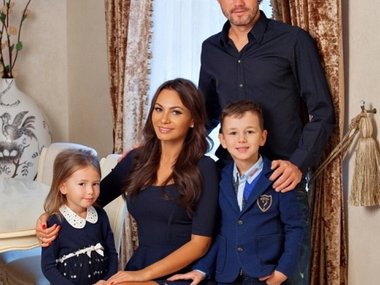 Slide image for gallery: 5235 | Сейчас в семье Жирковых подрастают уже двое детей, Дмитрий и Милана