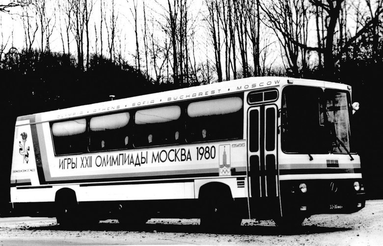 На пути в Москву олимпийский огонь сопровождал и ЛАЗ-52551