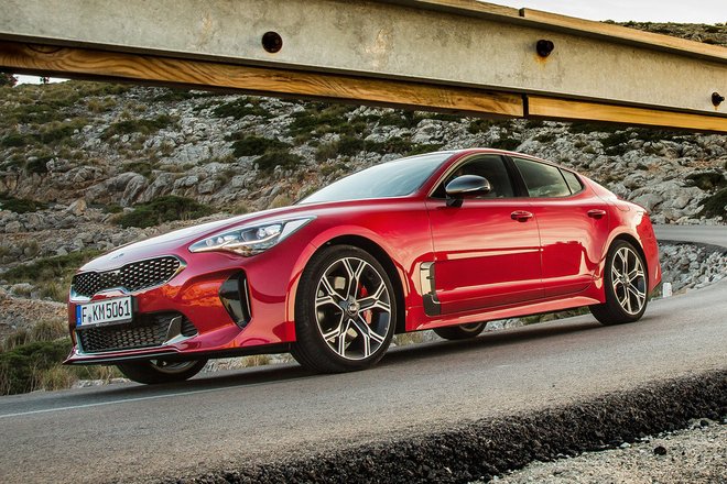 Kia Stinger I 2017 Лифтбэк