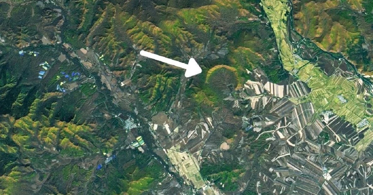 На спутниковом снимке Земли нашли гигантское углубление (фото)