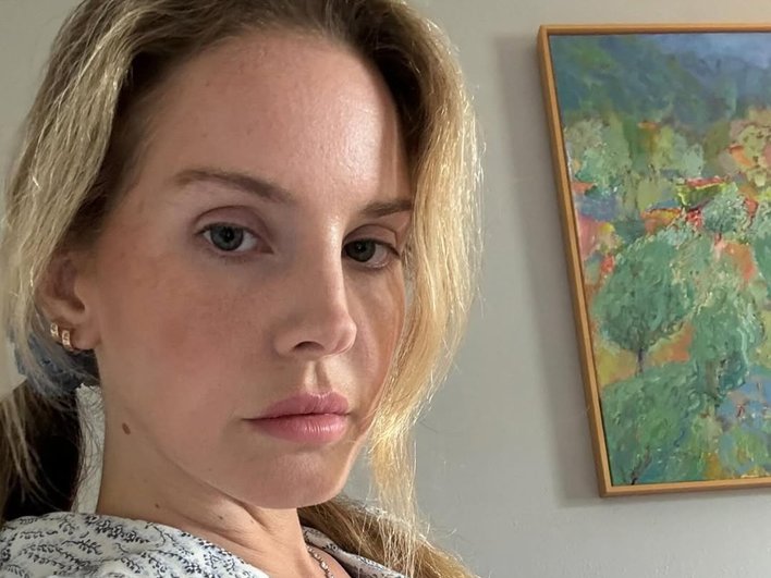 Лана Дель Рей в домашней обстановке Лана Дель Рей в домашней обстановке