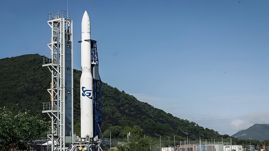 Ракета Eris на стартовой площадке космопорта Боуэн перед запуском 30 июля 2025 года Ракета Eris на стартовой площадке космопорта Боуэн перед запуском 30 июля 2025 года