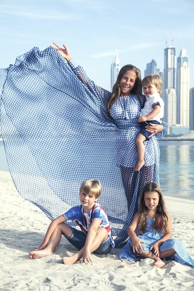Юлия Барановская с детьми в Дубае