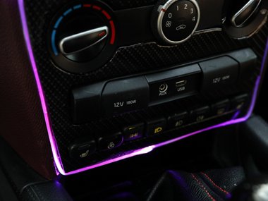 slide image for gallery: 27408 | Автомобиль класса люкс из обычной «Нивы» 07