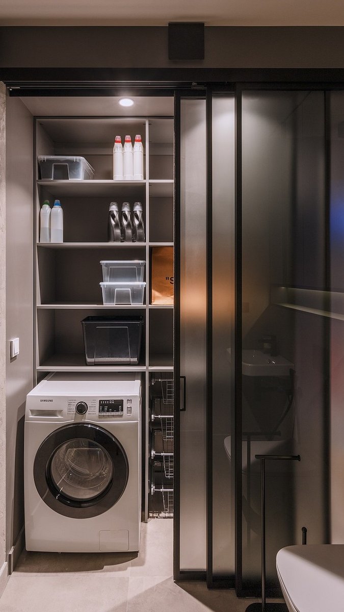 Как скомбинировали черты лофта и минимализма в одной квартире: реальный пример
