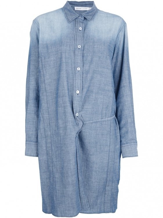Тем, кто любит более спокойные вещи, отлично подойдет однотонное платье-рубашка из денима (See by Chlo&eacute;, 12 155 рублей)