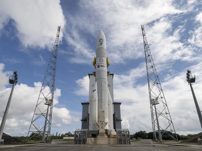 Ariane 6 на стартовой площадке в ожидании запуска