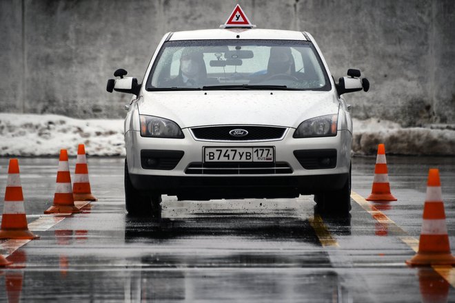 Сдача практического экзамена на право управления автотранспортом категории "B" в ГИБДД Сдача практического экзамена на право управления автотранспортом категории "B" в ГИБДД