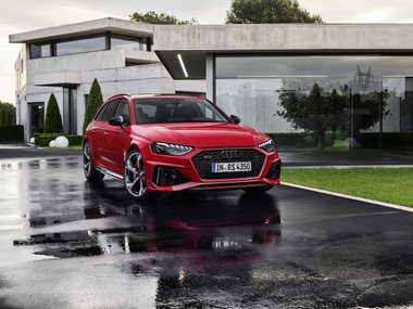 slide image for gallery: 28133 | Audi RS 4 Avant, Audi RS 5 Sportback и Audi RS 5 Coupe