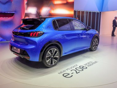 slide image for gallery: 24207 | Peugeot 208