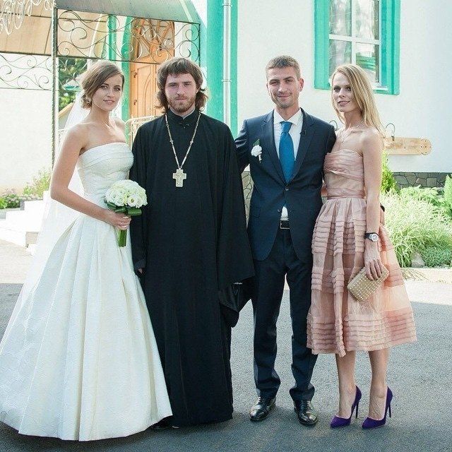 Ольга Фреймут показала фото со свадьбы своего брата