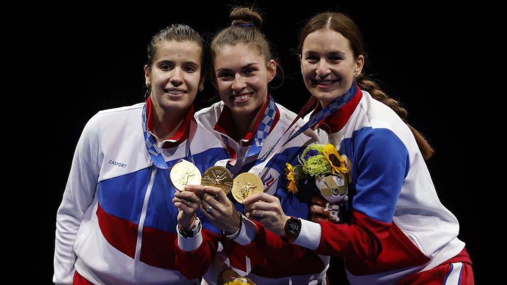 Усманов премирует саблистку Шевелеву, которая не получила золото Олимпиады в Токио