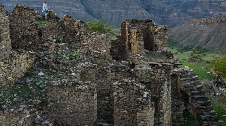 Заброшенный аул недалеко от аула Кахиб, Дагестан