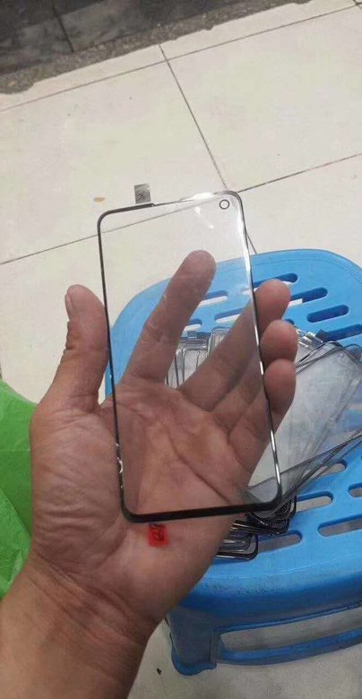 Защитное стекло Samsung Galaxy S10