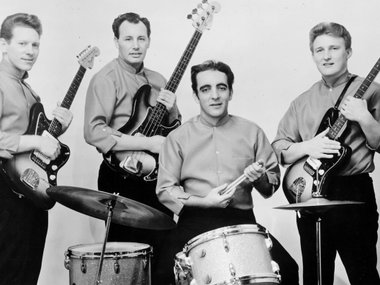 Группа The Ventures Группа The Ventures