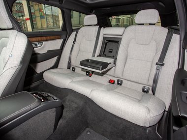 slide image for gallery: 27095 | Volvo V90