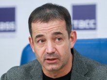 Дмитрий Певцов